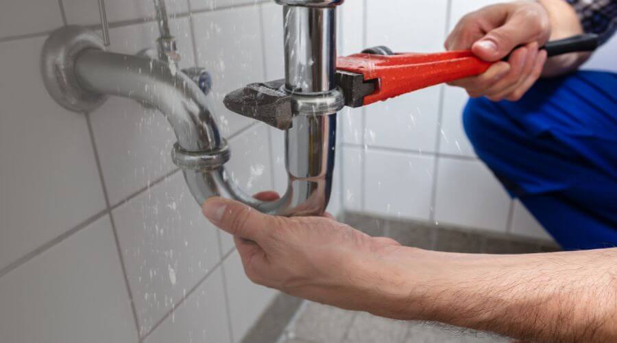 Expert burst pipe repair services in McLouth, KS